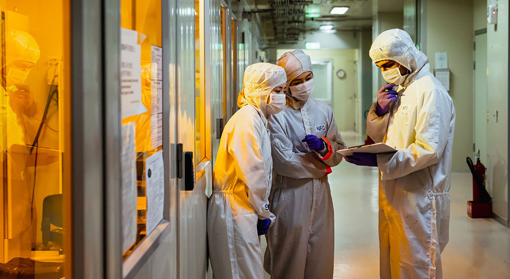 5 Student NYCU Lab.jpg